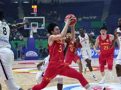 包含钱塘金雕队对阵闽南雷霆队，摔跤超级杯小胜，细节决定成败——禁区内连续解围的词条